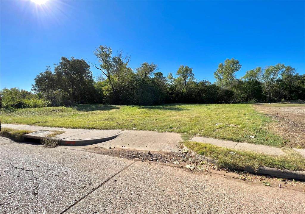 1224 10th Street - Photo 1