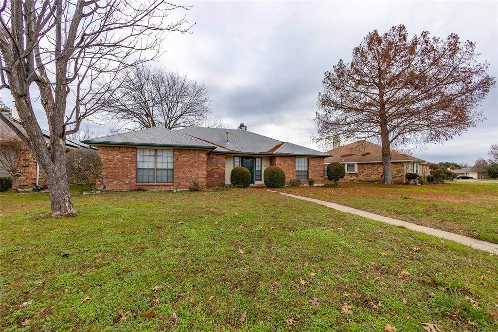 709 Quail Hollow Drive - Photo 1