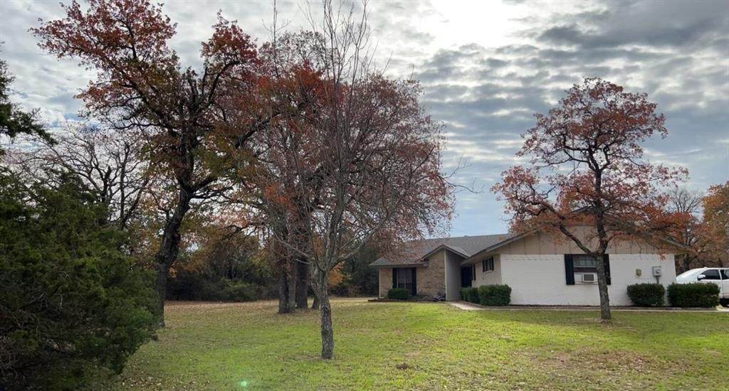 170 Windsor Lane, Springtown, TX 76082 (MLS 20222470) Potts Realty