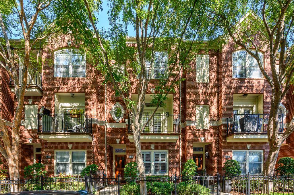 3423 Howell Street - Photo 1