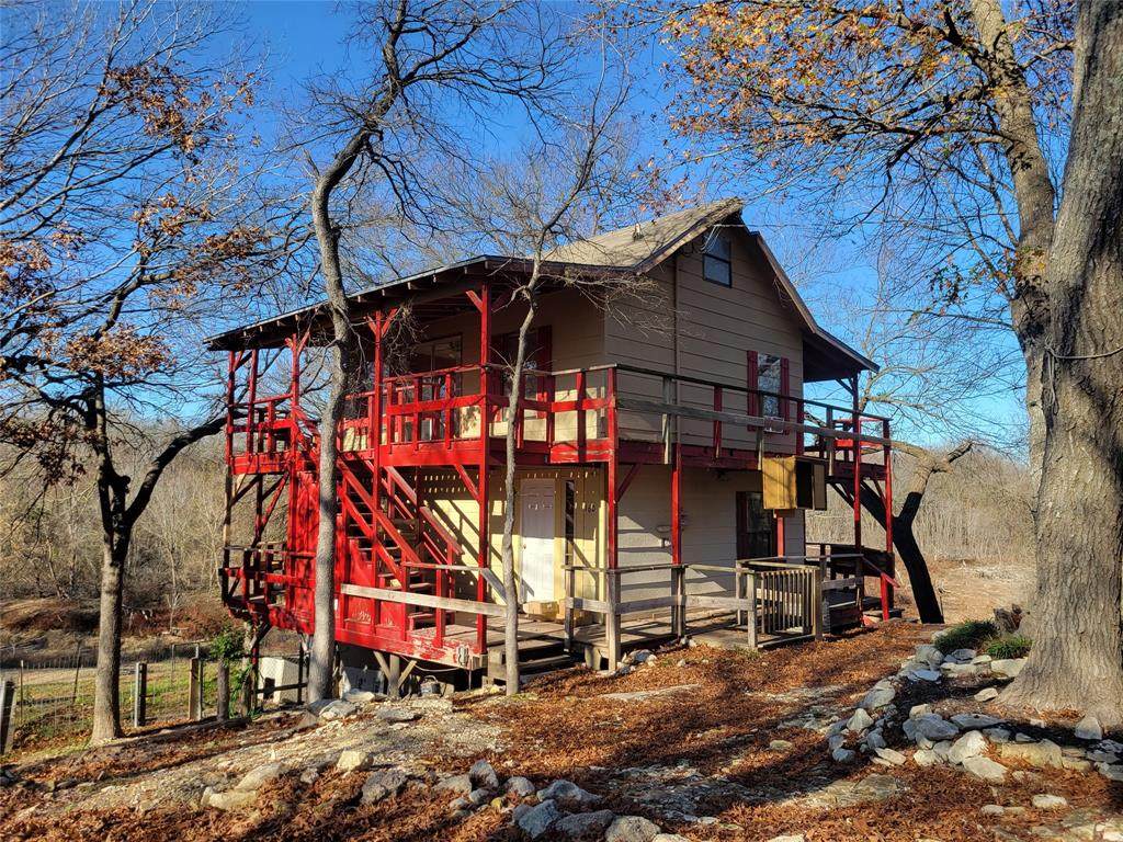 160 Private Road 481 - Photo 1