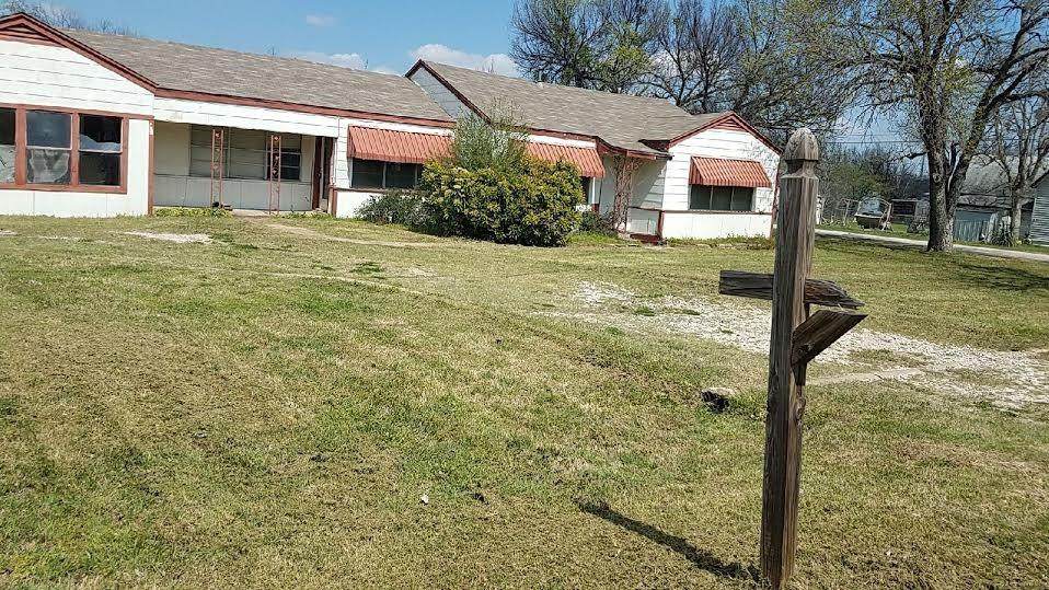 302 5th Street - Photo 1