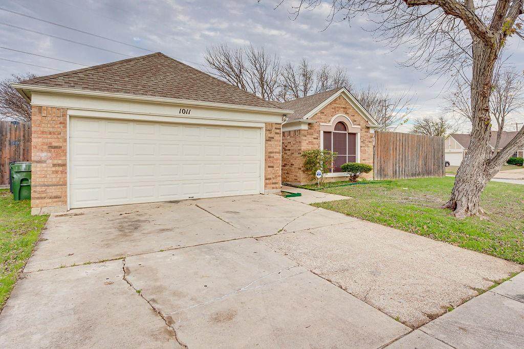 1011 Ashmount Lane - Photo 1