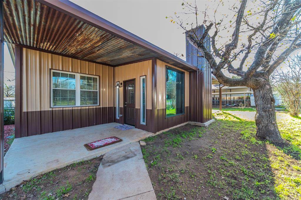 2811 Cedarhill Street - Photo 1