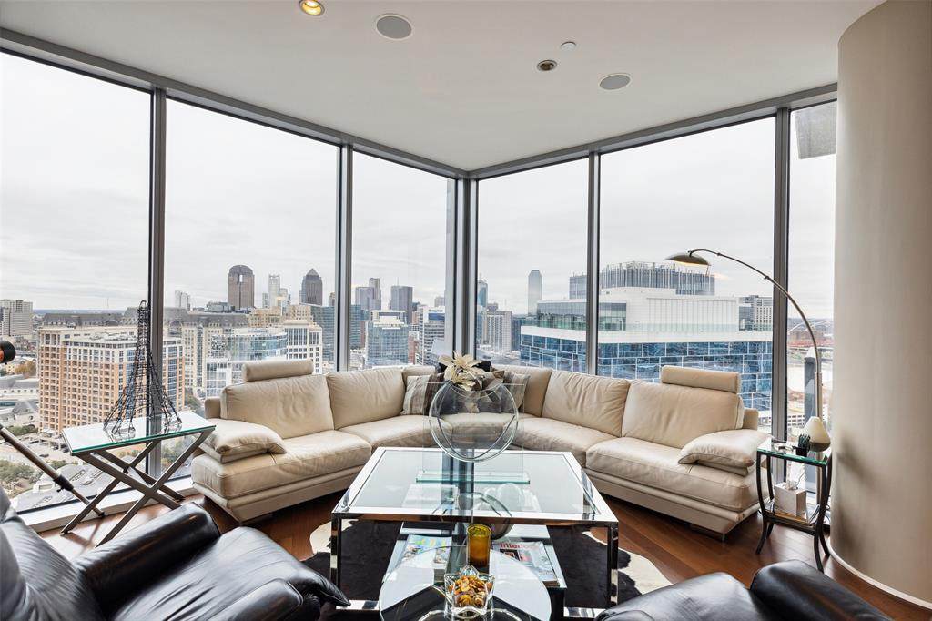 2900 Mckinnon Street - Photo 1