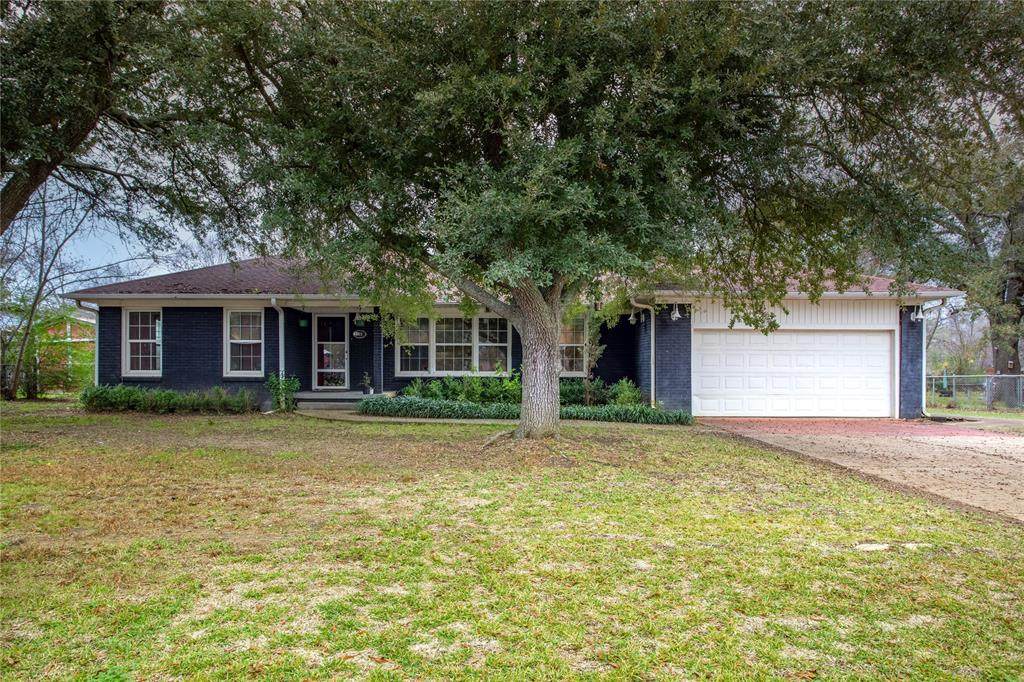 3503 Birdsong Ln - Photo 1