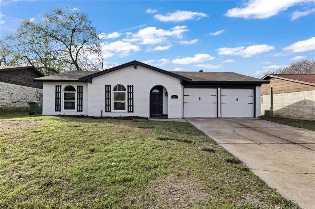 724 Waverly Drive - Photo 1