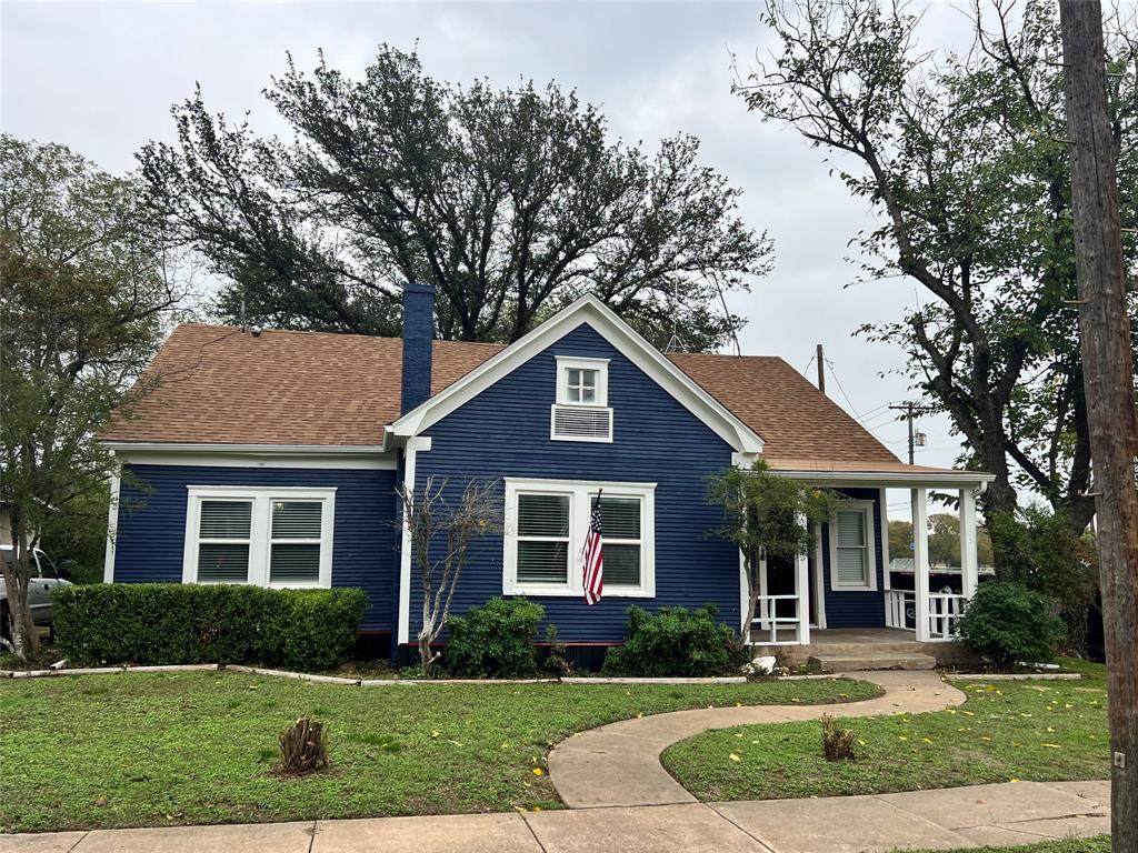 805 Walnut Street - Photo 1