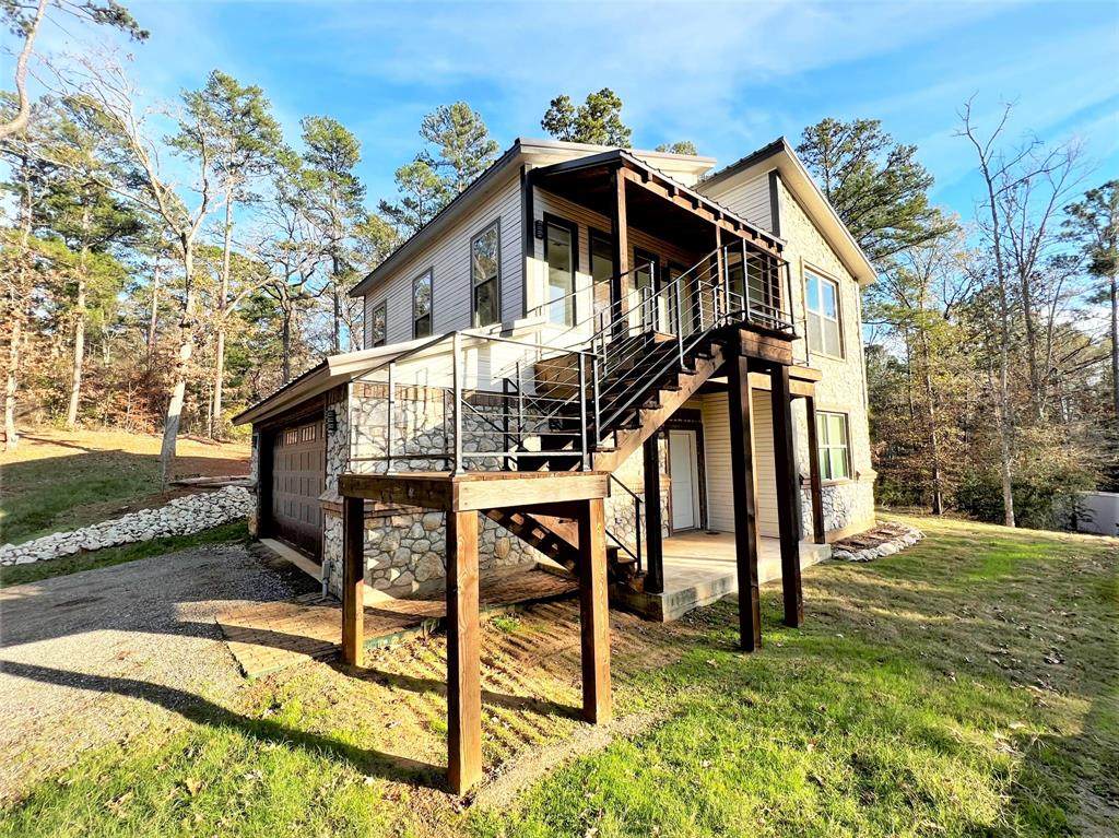 225 Private Road 5516 - Photo 1