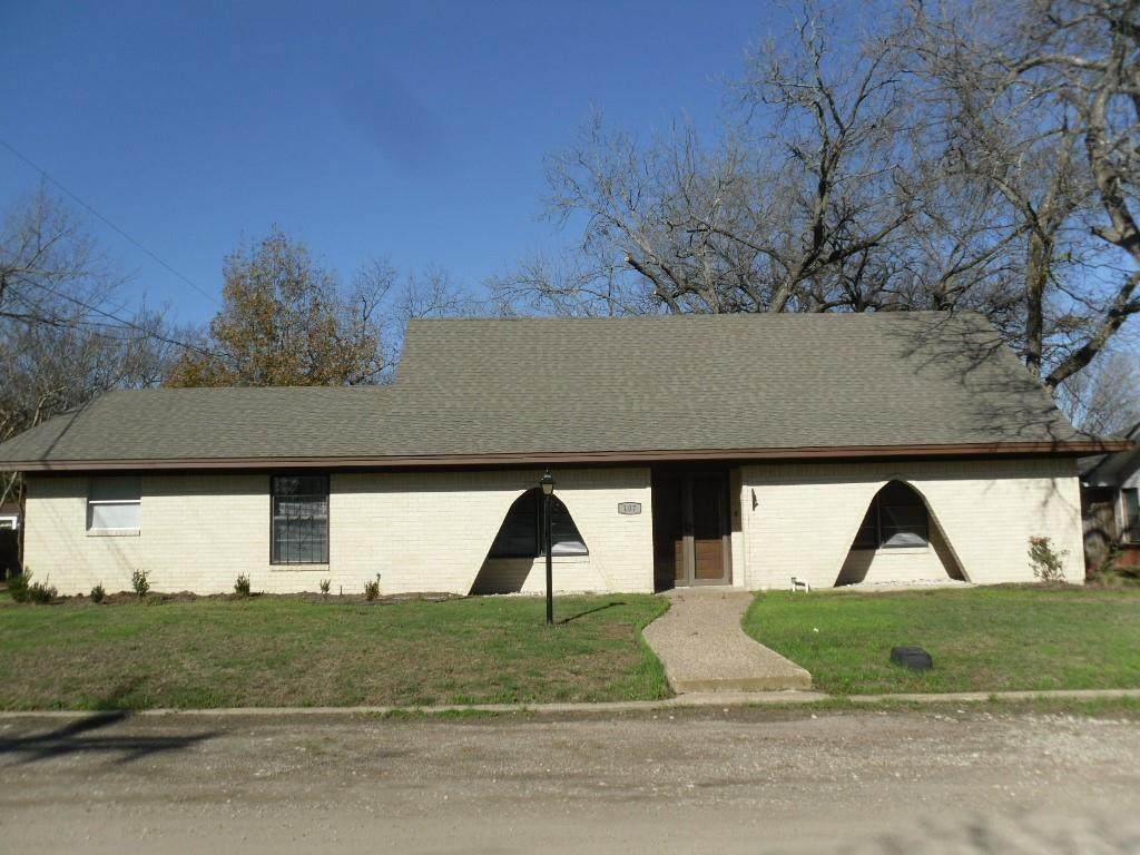 107 7th Street - Photo 1