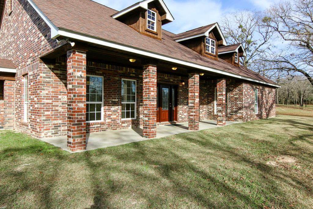 989 County Road 4347 - Photo 1