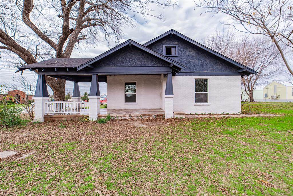 204 Hutchinson Street - Photo 1
