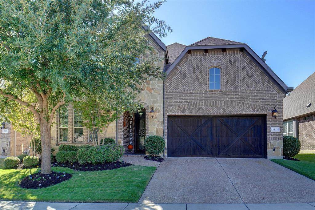 2817 Sherwood Drive - Photo 1