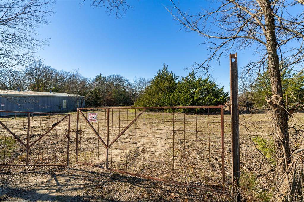 1800 County Rd 3302 - Photo 1
