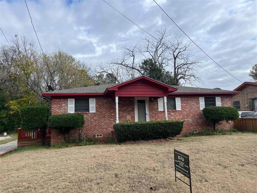 920 Lyons - Photo 1