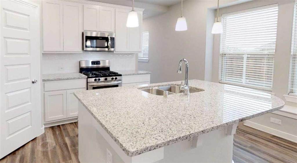 2432 Green River - Photo 1