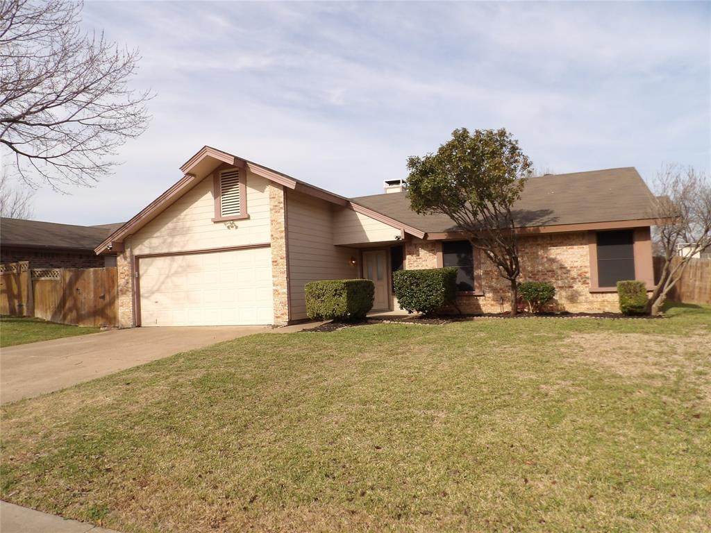 1501 Seely Street - Photo 1