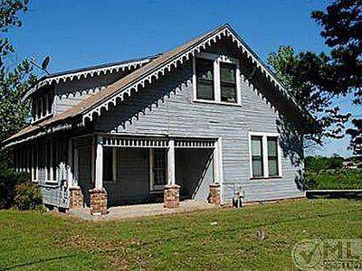 400 Maple Street - Photo 1