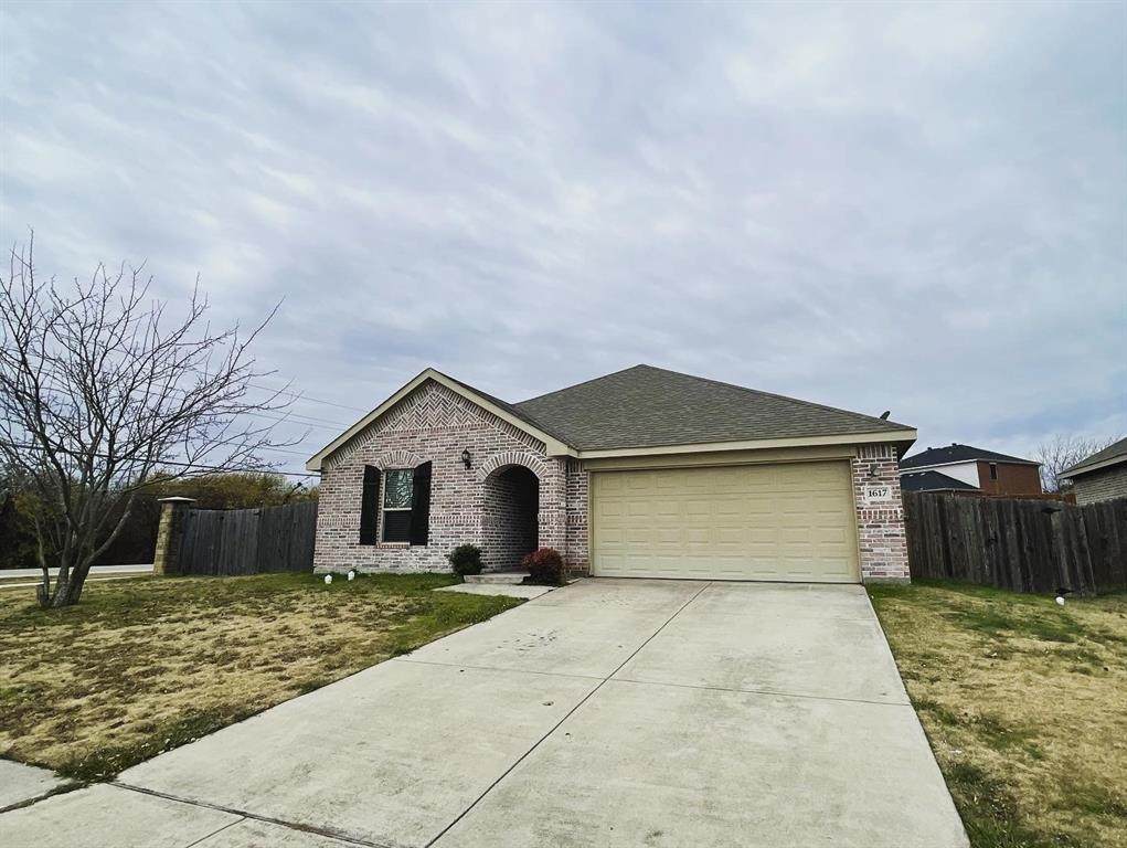 1617 Waters Edge Drive - Photo 1