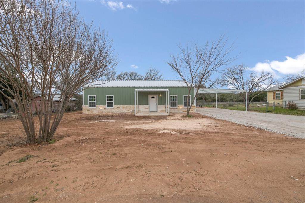 1002 Main - Photo 1
