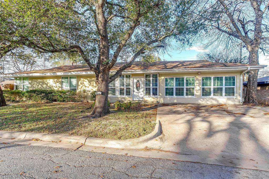 3244 Lubbock Avenue - Photo 1