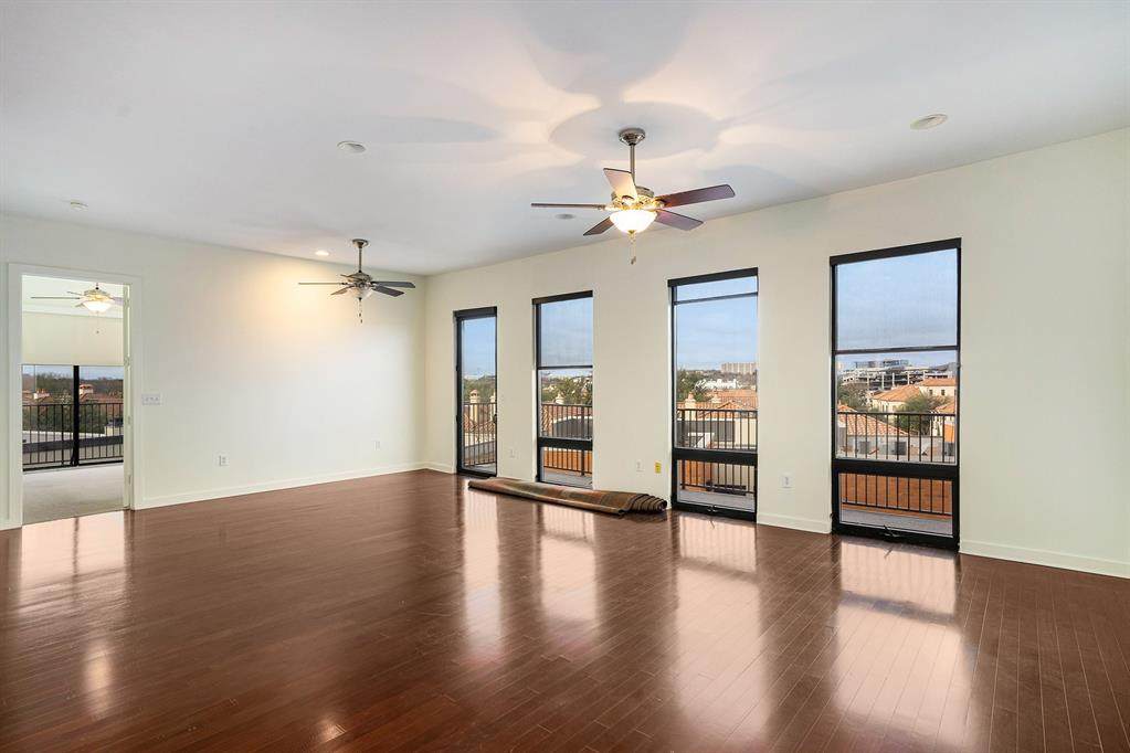 2608 Museum Way - Photo 1