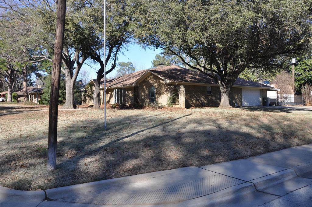 401 Monti Drive - Photo 1