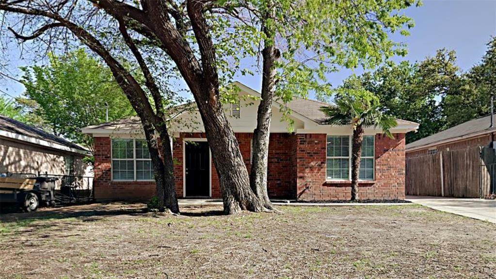 4829 Fitzhugh Avenue - Photo 1