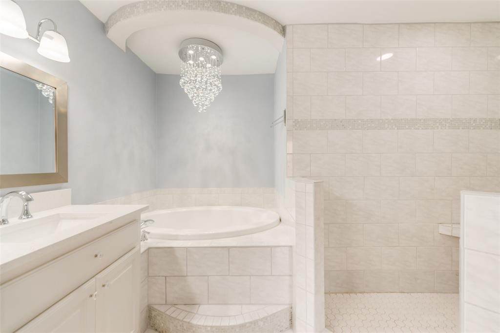 2606 Encina - Photo 1