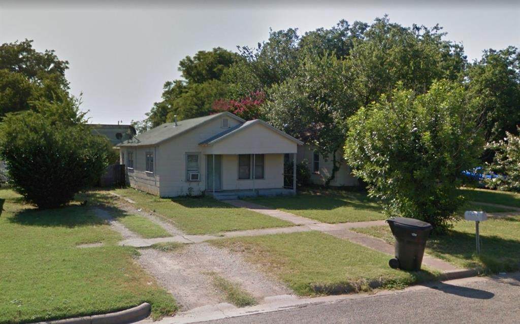 1441 Cypress - Photo 1