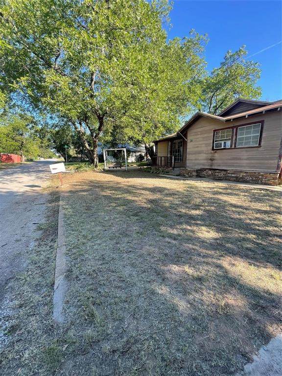 433 Hampton Avenue - Photo 1