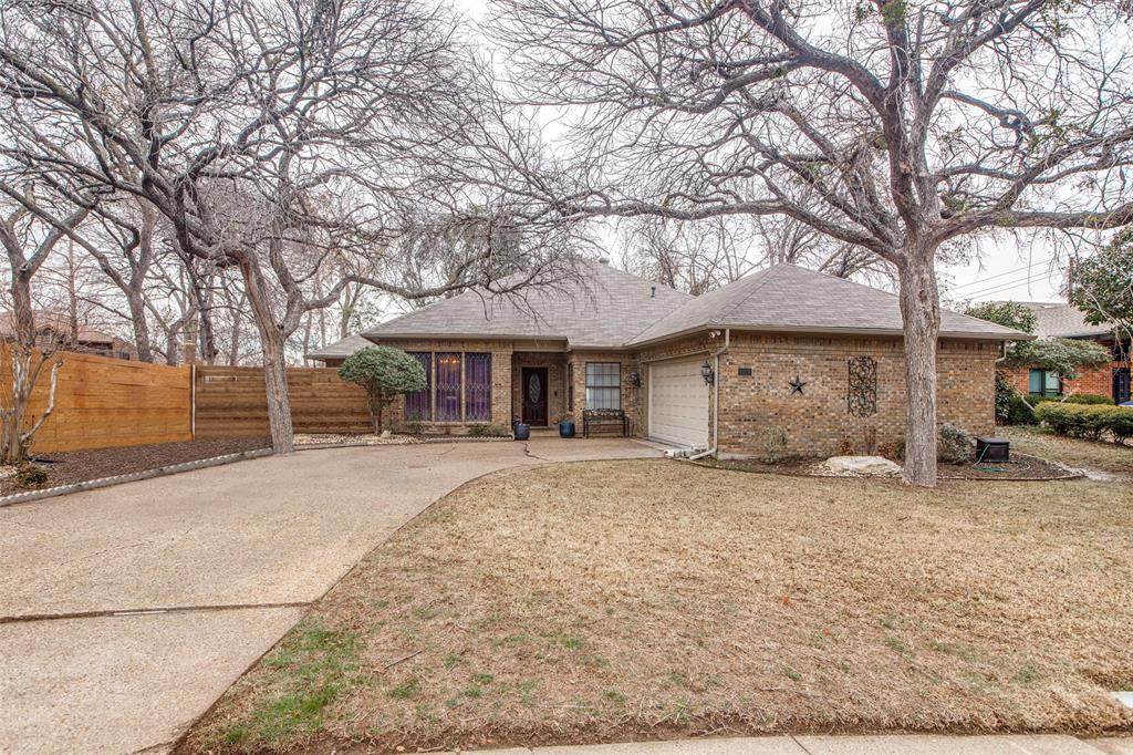 2909 Gainesborough Drive - Photo 1