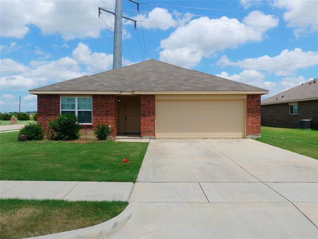 312 Broken Bow - Photo 1