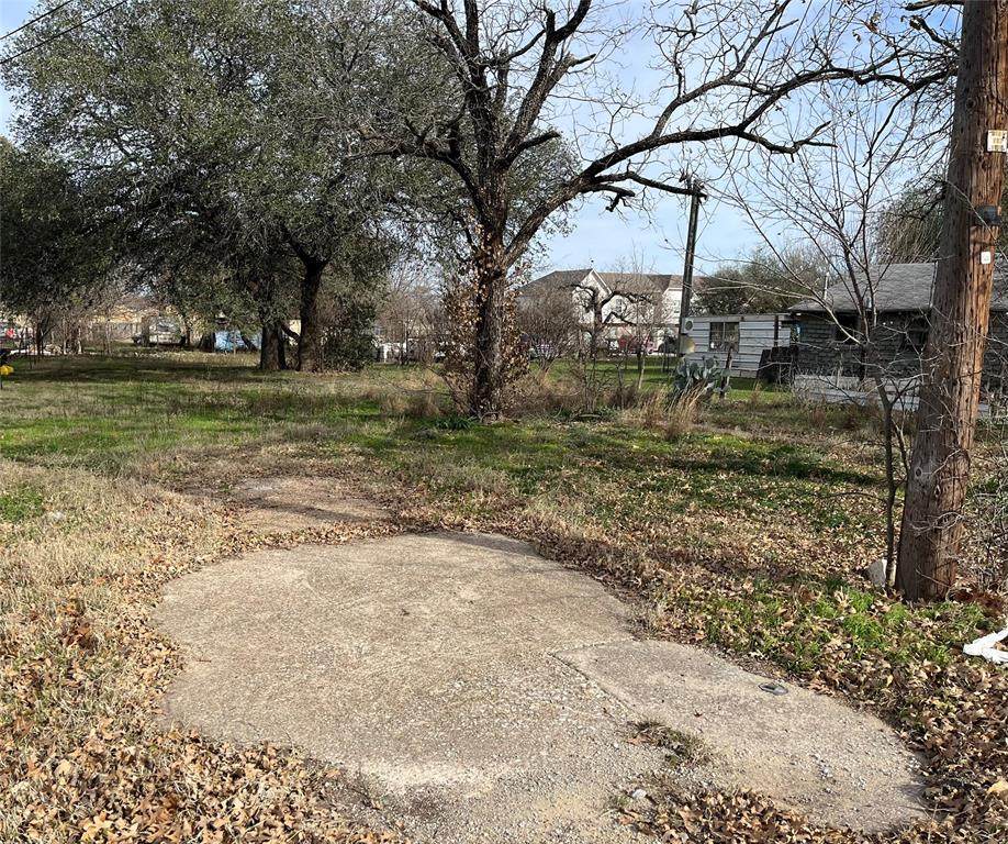 1411 Ivy Street - Photo 1