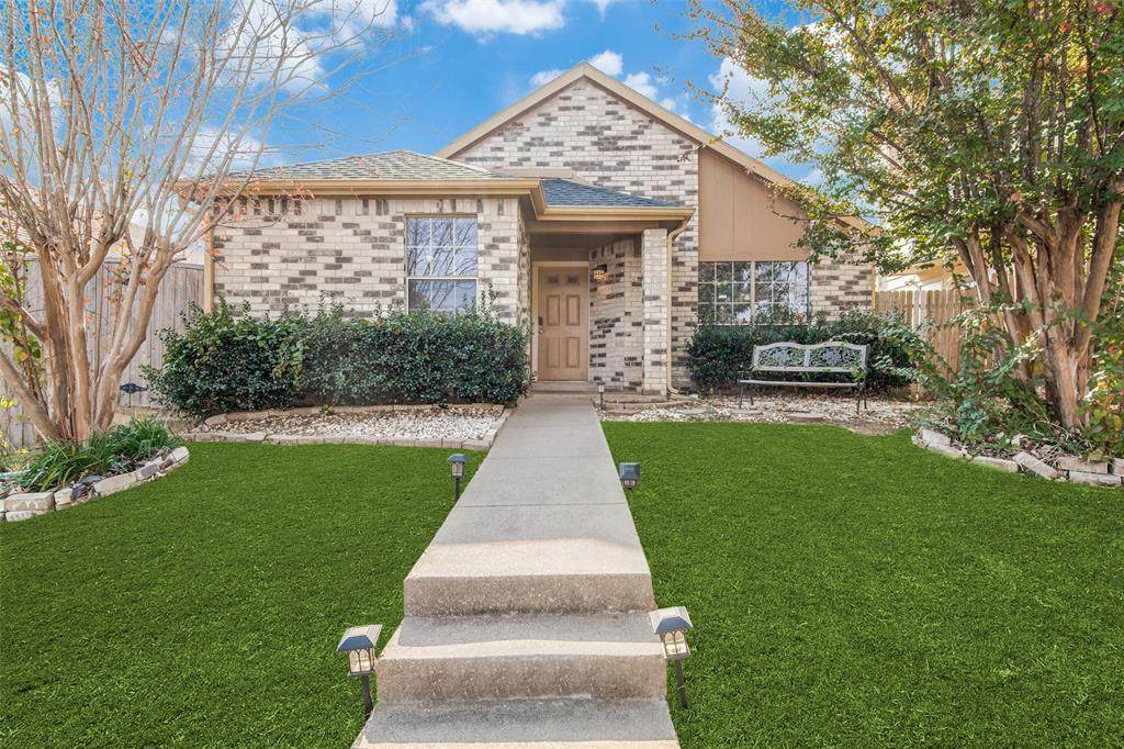 1318 Maplewood Drive - Photo 1