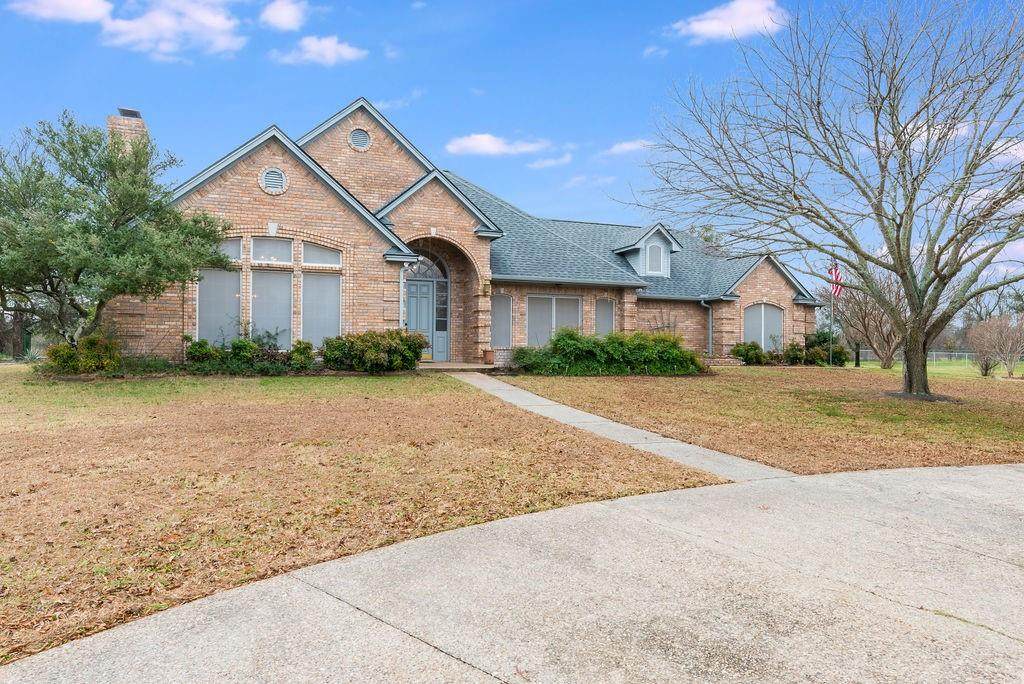 1926 Circleview Drive - Photo 1