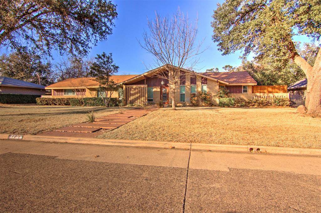 3763 Vinecrest Drive - Photo 1