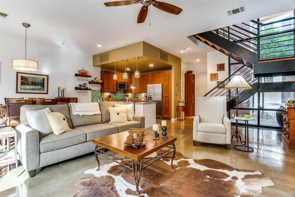2604 Museum Way - Photo 1