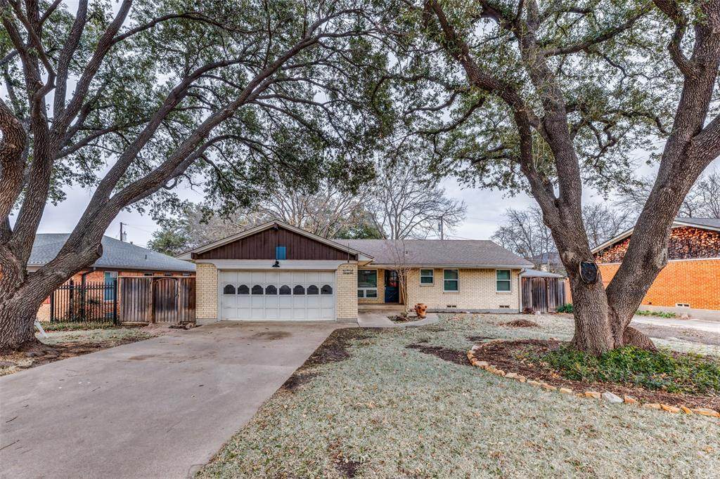 728 Devonshire Drive - Photo 1