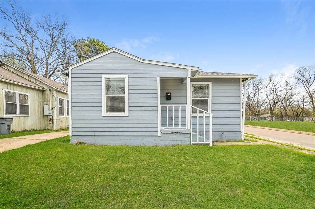 3202 Pine Street - Photo 1