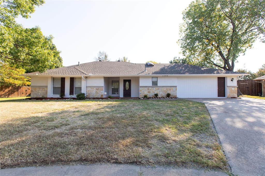 1508 Sweetwater - Photo 1
