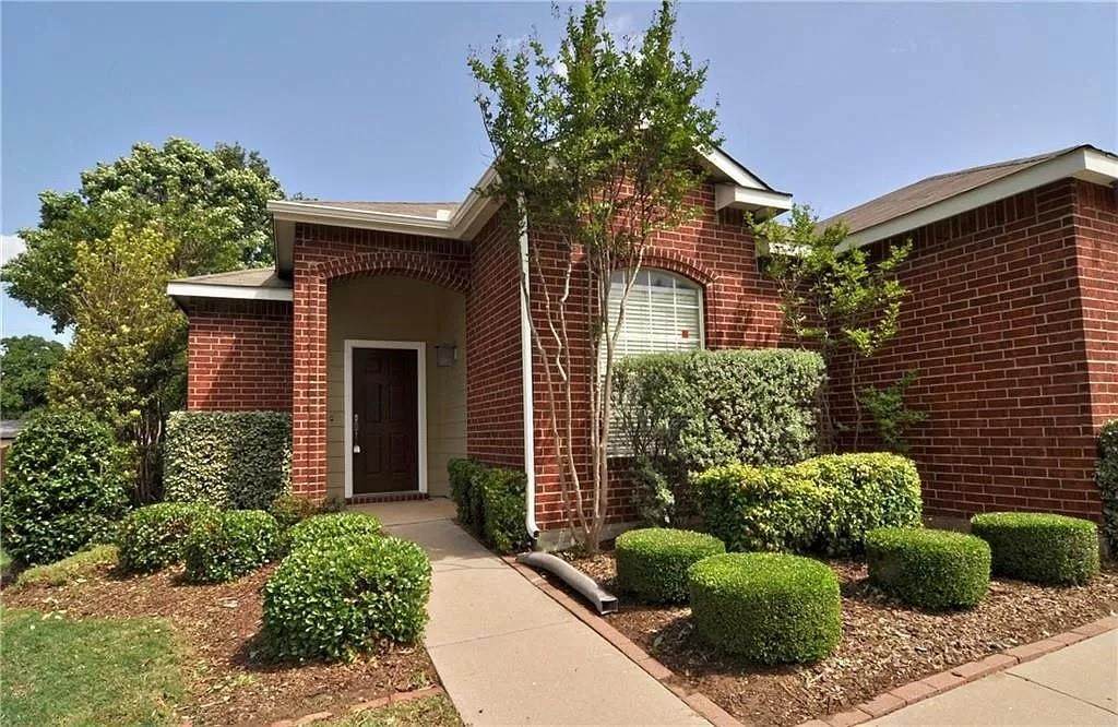 2715 Clark Drive - Photo 1