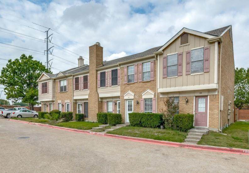 625 Carriagehouse Lane - Photo 1