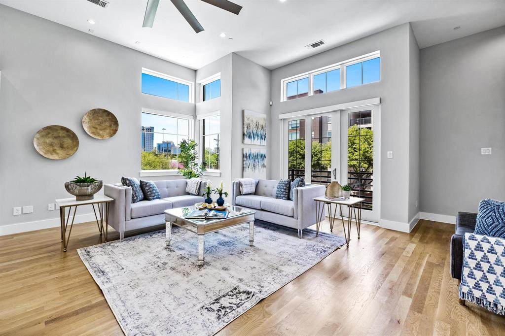 3200 Ross Avenue - Photo 1