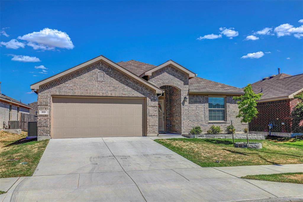 813 Amberwood Court - Photo 1