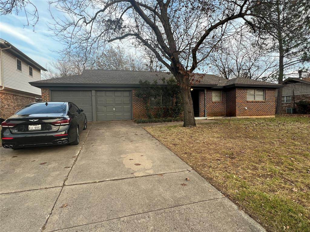 513 Simmons Drive - Photo 1