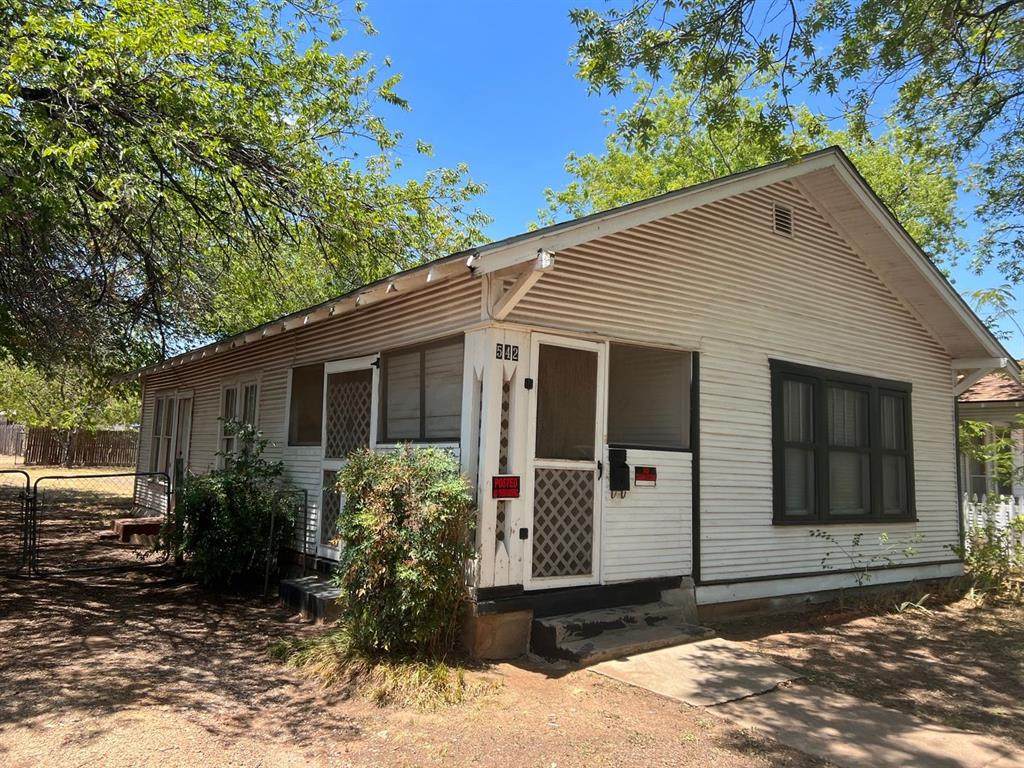 542 Vine Street - Photo 1