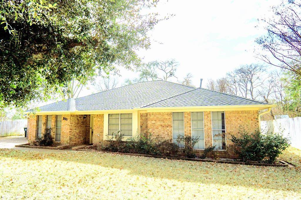 311 Amesbury Circle - Photo 1