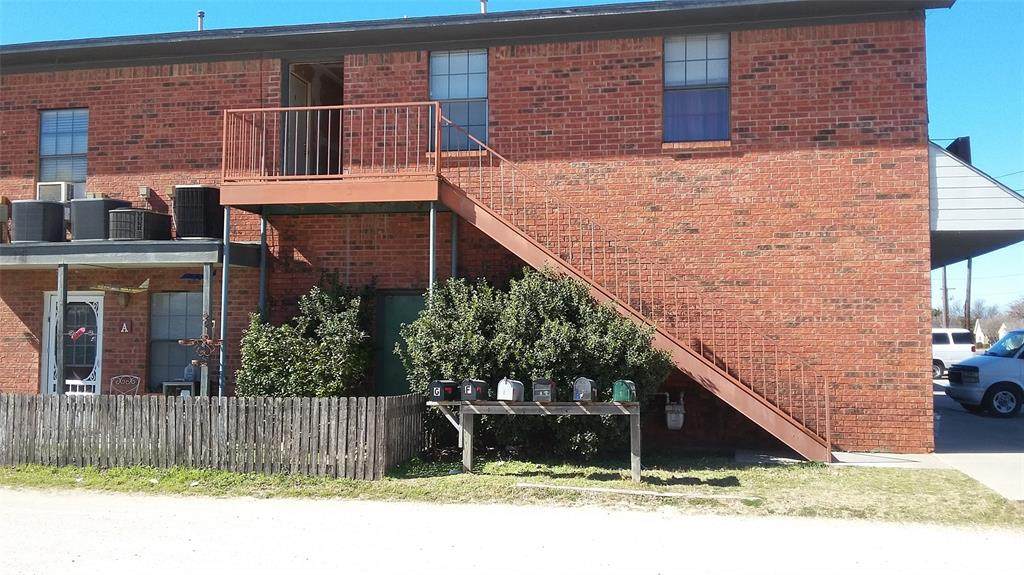 233 Mccart Street - Photo 1