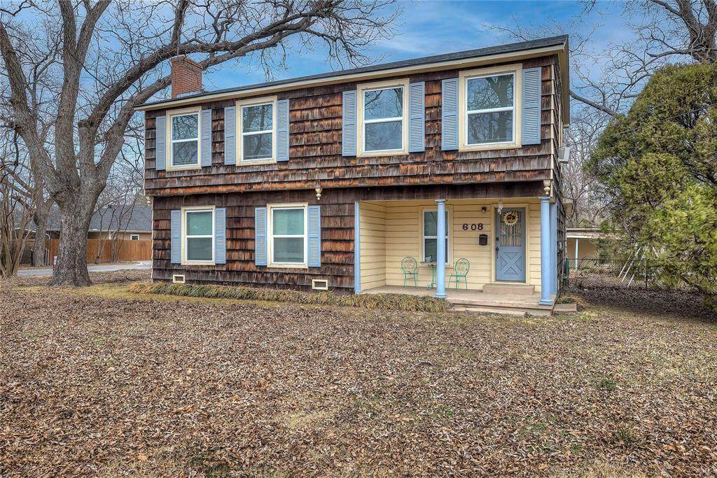608 10th Street - Photo 1